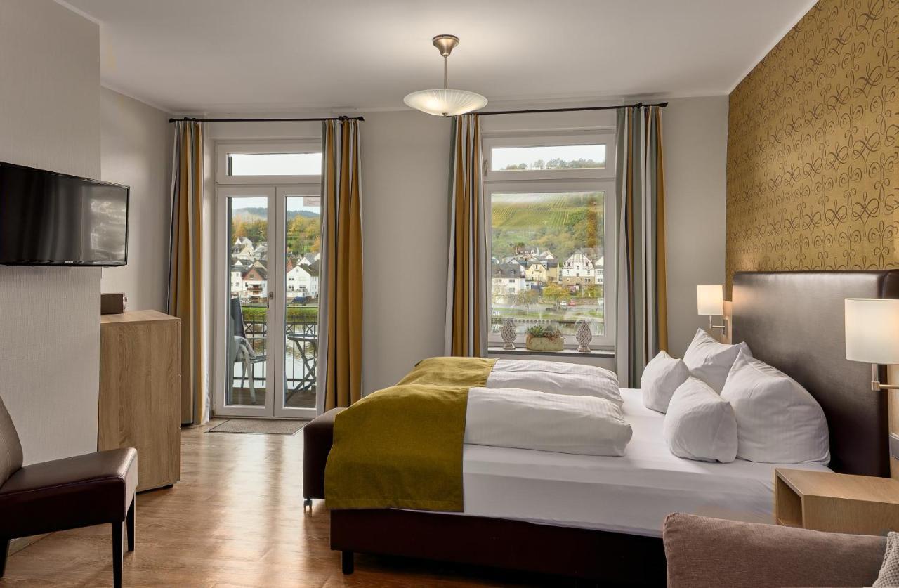 Mayer'S Weinhotel Zell Eksteriør billede