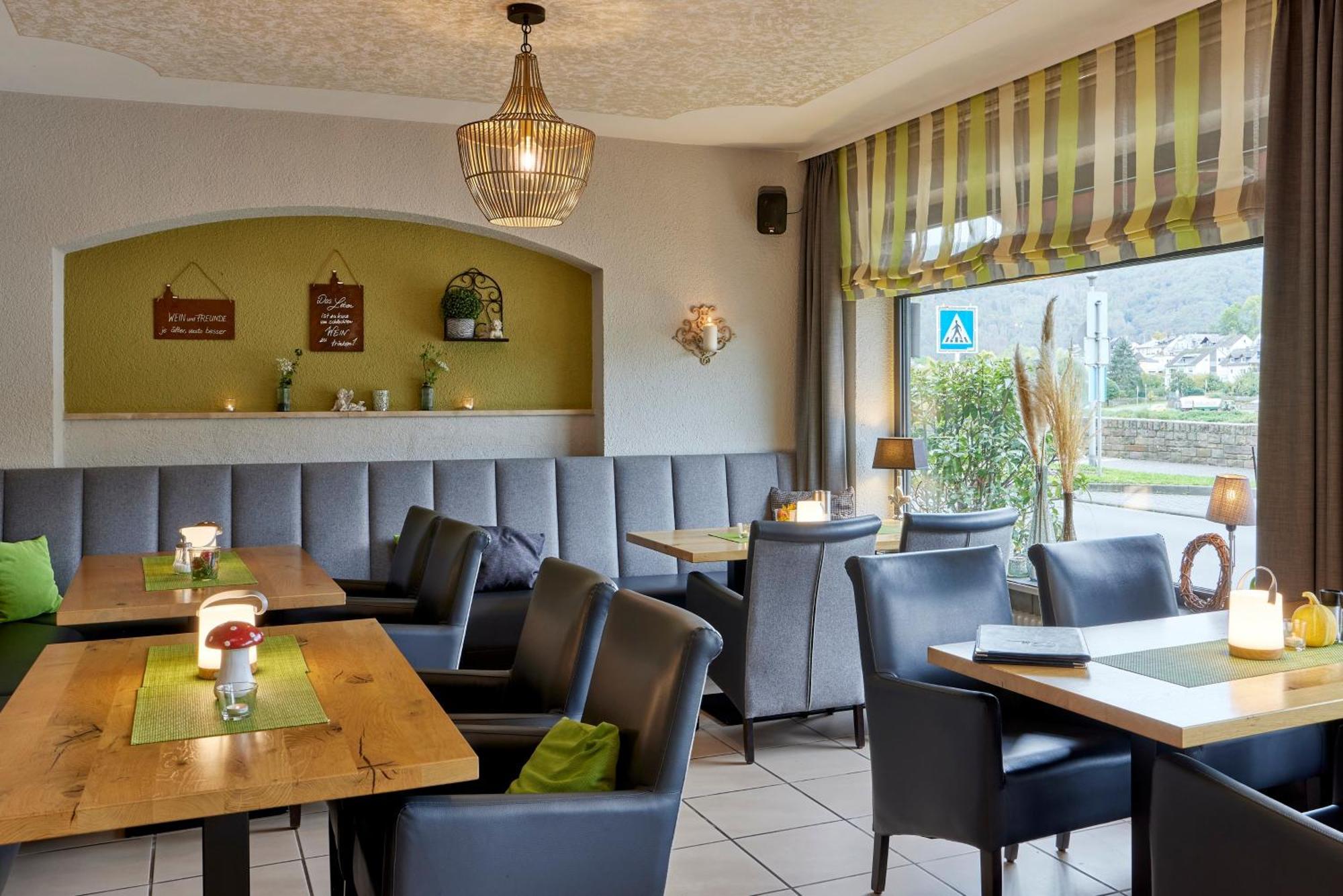 Mayer'S Weinhotel Zell Eksteriør billede